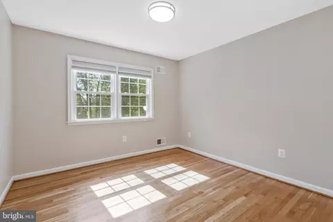 Bedroom - 15205 Rockport Dr, Silver Spring, MD 20905 photo 4 of 7