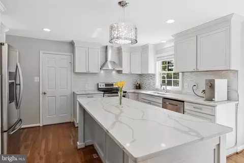 Kitchen - 15205 Rockport Dr, Silver Spring, MD 20905 photo 4 of 7