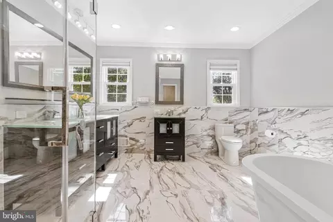 Bath - 15205 Rockport Dr, Silver Spring, MD 20905 photo 1 of 8