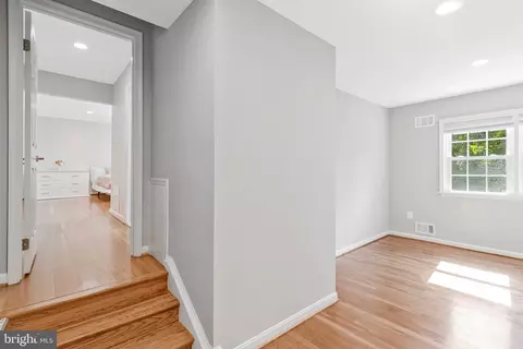 Entry Way - 15205 Rockport Dr, Silver Spring, MD 20905 photo 1 of 5
