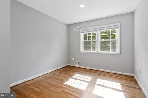 Bedroom - 15205 Rockport Dr, Silver Spring, MD 20905 photo 3 of 7
