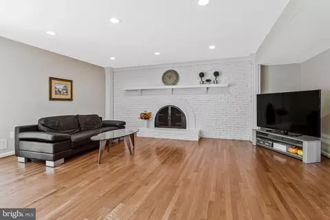Living - 15205 Rockport Dr, Silver Spring, MD 20905 photo 5 of 8