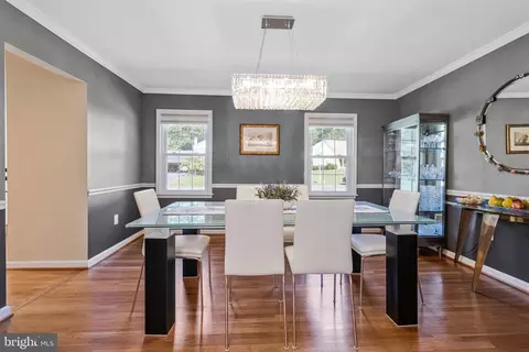Dining - 15205 Rockport Dr, Silver Spring, MD 20905 photo 2 of 4