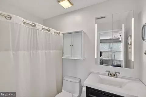 Bath - 14101 Valleyfield Dr #11-4, Silver Spring, MD 20906 photo 1 of 4