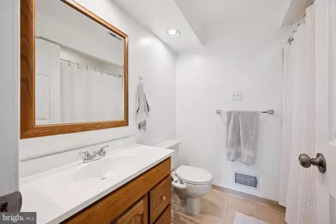Bath - 13673 Cedar Creek Ln, Silver Spring, MD 20904 photo 2 of 3