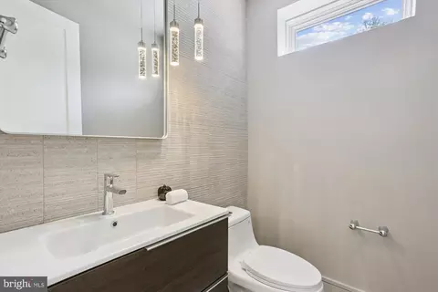 Bath - 10012 Menlo Ave, Silver Spring, MD 20910 photo 1 of 5