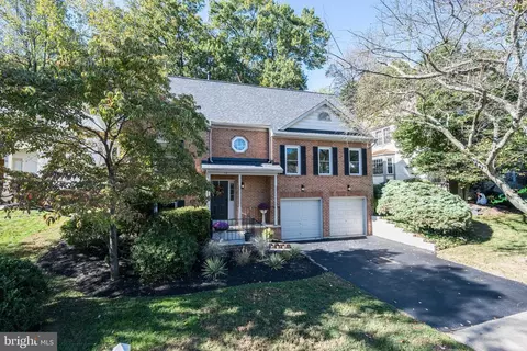 12 Solitaire Ct, Gaithersburg, MD 20878 photo 2