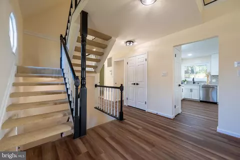 12 Solitaire Ct, Gaithersburg, MD 20878 photo 10