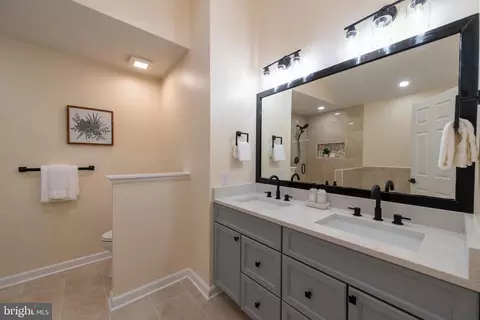 12 Solitaire Ct, Gaithersburg, MD 20878 photo 37