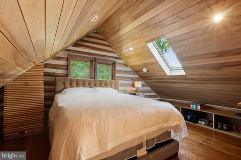 Bedroom - 11540 Springridge Rd, Potomac, MD 20854 photo 1 of 4