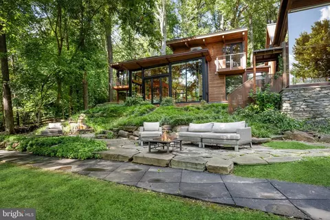 Exterior - 11540 Springridge Rd, Potomac, MD 20854 photo 2 of 7