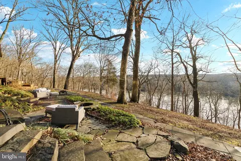 Exterior - 11540 Springridge Rd, Potomac, MD 20854 photo 7 of 7