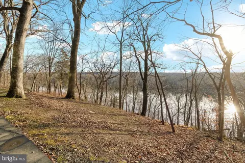 View/Area - 11540 Springridge Rd, Potomac, MD 20854 photo 3 of 6