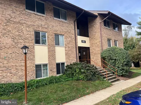 9916 Walker House Rd #9916-1, Montgomery Village, MD 20886