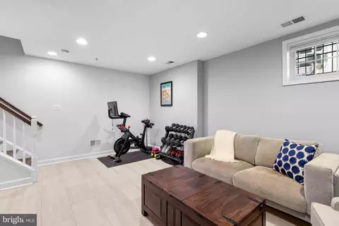 8521 Cameron St, Silver Spring, MD 20910 photo 32