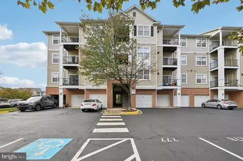 19606 Galway Bay Cir #301, Germantown, MD 20874