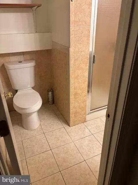 Bath - 11411 Sherrie Ln, Silver Spring, MD 20902 photo 2 of 2