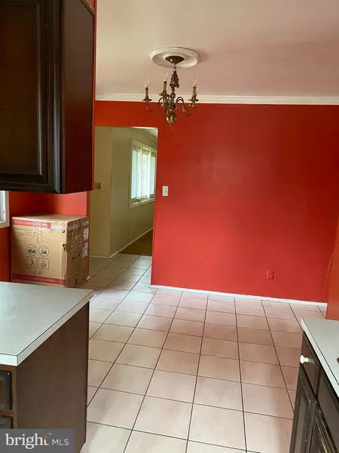 Entry Way - 11411 Sherrie Ln, Silver Spring, MD 20902 photo 2 of 2