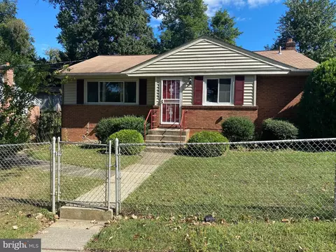 Exterior - 11411 Sherrie Ln, Silver Spring, MD 20902 photo 2 of 5