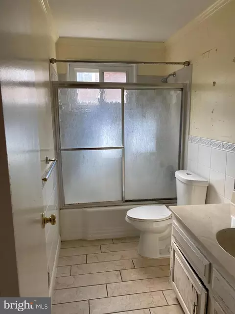 Bath - 11411 Sherrie Ln, Silver Spring, MD 20902 photo 1 of 2