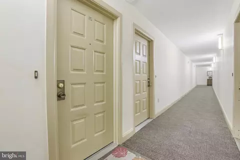Entry Way - 15300 Beaverbrook Ct #88-2E, Silver Spring, MD 20906 photo 6 of 6