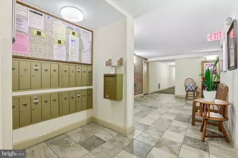 Entry Way - 15300 Beaverbrook Ct #88-2E, Silver Spring, MD 20906 photo 4 of 6
