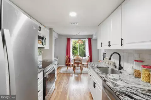 Kitchen - 15300 Beaverbrook Ct #88-2E, Silver Spring, MD 20906 photo 2 of 2