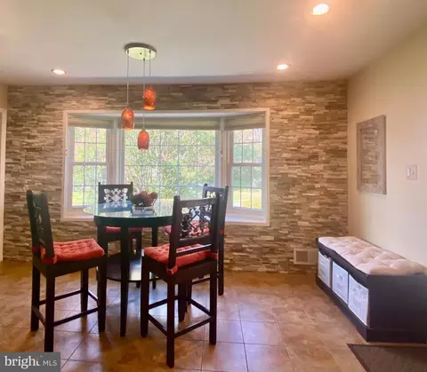 Dining - 621 Piping Rock Dr, Silver Spring, MD 20905 photo 7 of 7