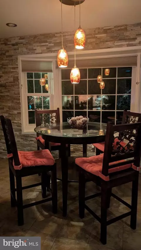 Dining - 621 Piping Rock Dr, Silver Spring, MD 20905 photo 4 of 7