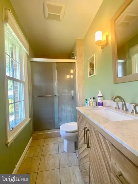 Bath - 621 Piping Rock Dr, Silver Spring, MD 20905 photo 4 of 4