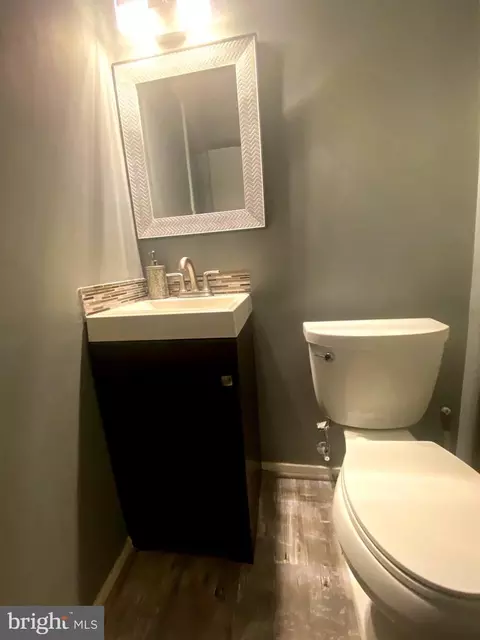 Bath - 621 Piping Rock Dr, Silver Spring, MD 20905 photo 3 of 4
