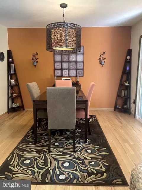 Dining - 621 Piping Rock Dr, Silver Spring, MD 20905 photo 2 of 7
