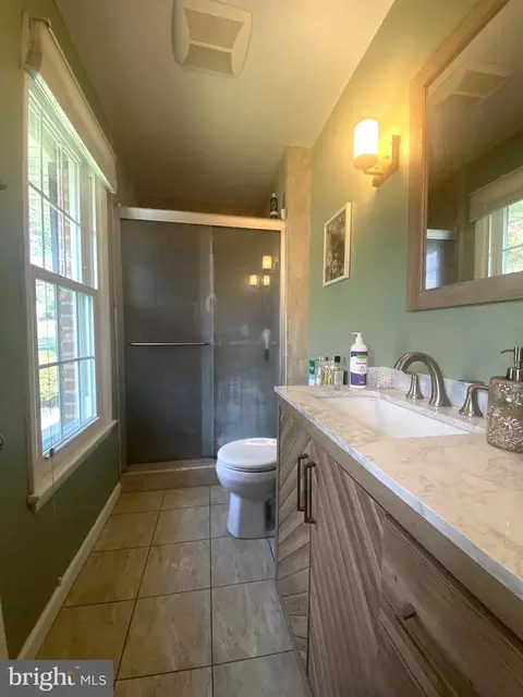 Bath - 621 Piping Rock Dr, Silver Spring, MD 20905 photo 1 of 4