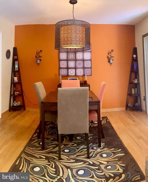 Dining - 621 Piping Rock Dr, Silver Spring, MD 20905 photo 5 of 7