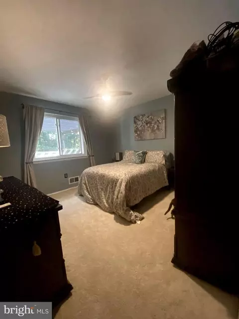 Bedroom - 621 Piping Rock Dr, Silver Spring, MD 20905 photo 5 of 7