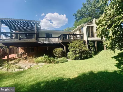 Exterior - 621 Piping Rock Dr, Silver Spring, MD 20905 photo 6 of 18