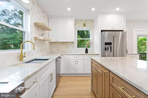 Kitchen - 3 Knox Pl, Silver Spring, MD 20901 photo 2 of 4