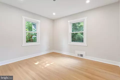 Bedroom - 3 Knox Pl, Silver Spring, MD 20901 photo 1 of 4