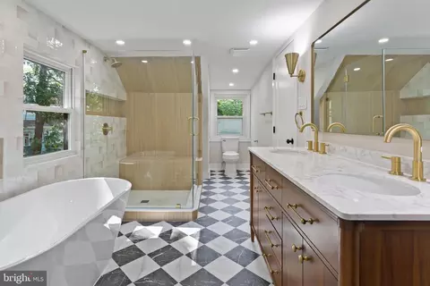 Bath - 3 Knox Pl, Silver Spring, MD 20901 photo 2 of 3