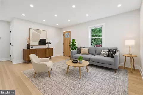 Living - 3 Knox Pl, Silver Spring, MD 20901 photo 4 of 5
