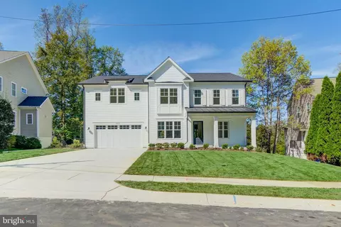 7917 Maryknoll Ave, Bethesda, MD 20817