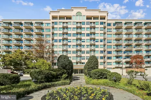 5450 Whitley Park Ter #413, Bethesda, MD 20814