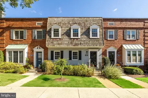 6723 Fairfax Rd #15, Chevy Chase, MD 20815