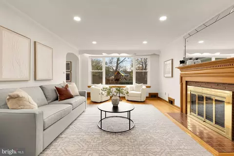 1102 Dale Dr, Silver Spring, MD 20910 photo 3