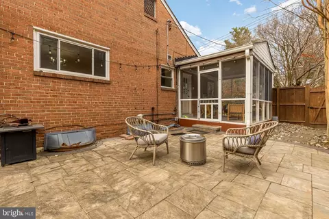 1102 Dale Dr, Silver Spring, MD 20910 photo 9