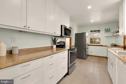 1102 Dale Dr, Silver Spring, MD 20910 photo 5
