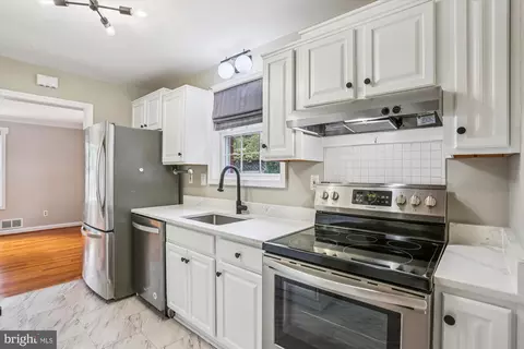 Kitchen - 11515 Lund Pl, Silver Spring, MD 20902 photo 3 of 3