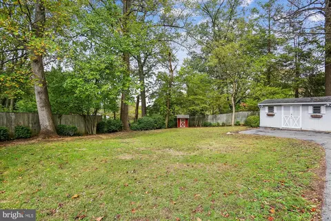 Exterior - 11515 Lund Pl, Silver Spring, MD 20902 photo 11 of 13