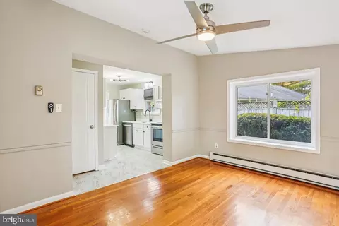 Living - 11515 Lund Pl, Silver Spring, MD 20902 photo 8 of 10