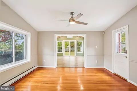 Living - 11515 Lund Pl, Silver Spring, MD 20902 photo 7 of 10